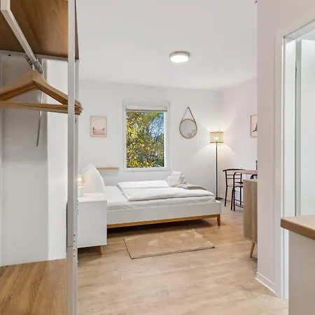 Vorstadtoase Fuer 2 - Netflix, Parkplatz, Naehe Ber, Queensize-Bett Eichwalde Buitenkant foto