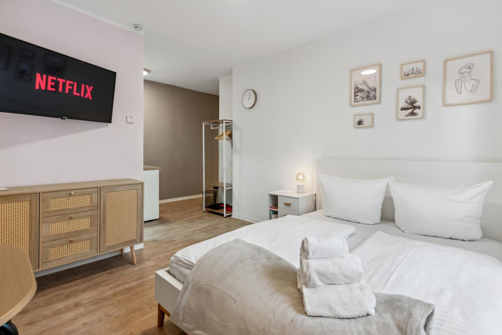 Vorstadtoase Fuer 2 - Netflix, Parkplatz, Naehe Ber, Queensize-bett *